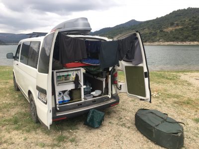Vanlife in Südfrankreich, Bettkonstruktion DIY Camper Umbau