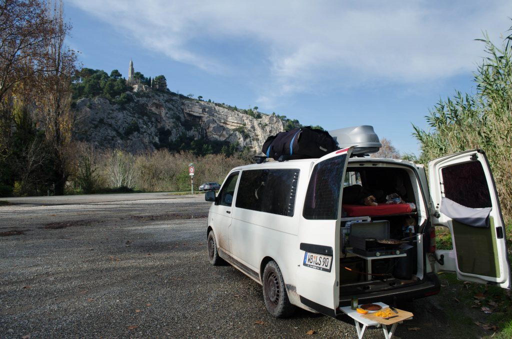 Essenspause Stopp mit dem T5 in Frankreich
