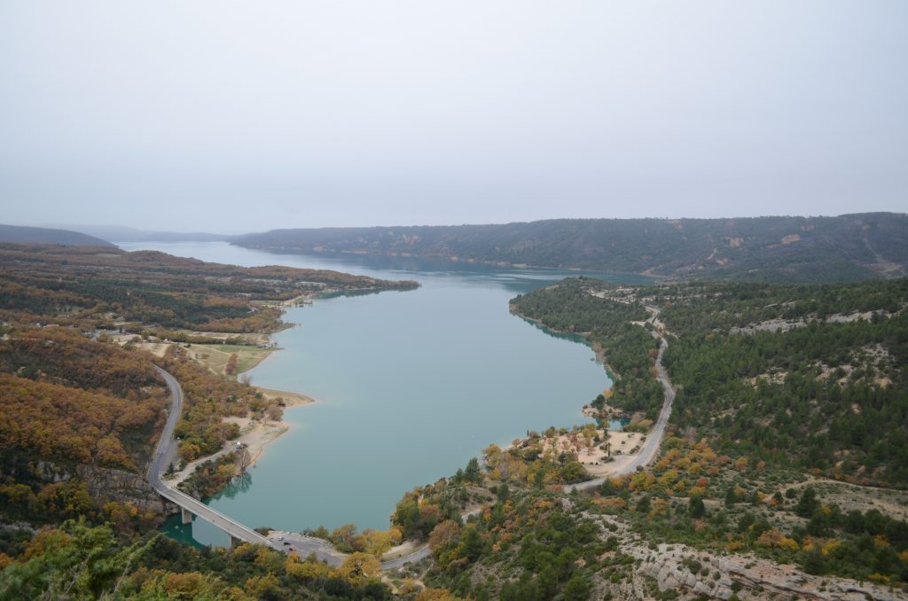 Lac du Sainte Croix in Frankreich ein über 200ha großer Stausee